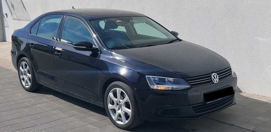 Volkswagen Jetta cena 25500 przebieg: 118000, rok produkcji 2014 z Gdynia małe 37